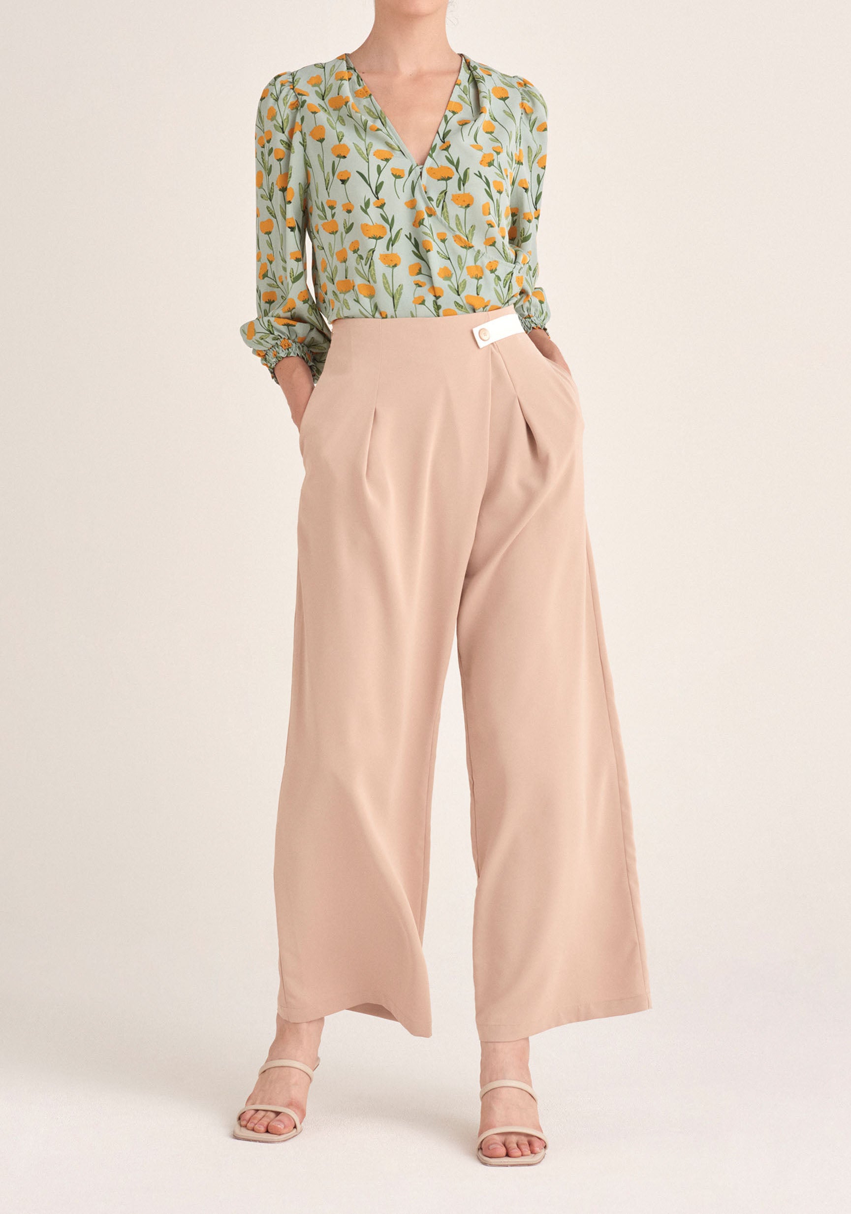 Paisie Contrasting Wide Leg Trousers in Beige