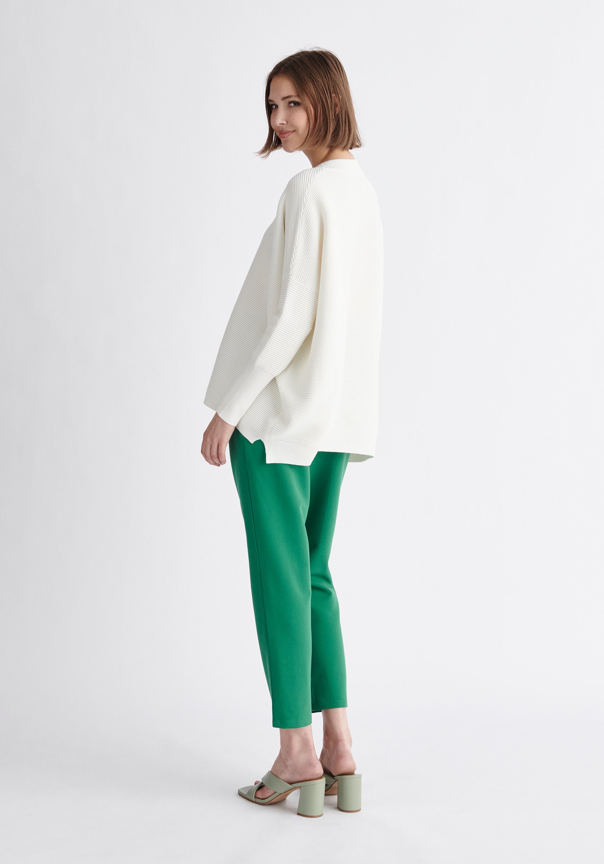 Paisie V-Neck Ribbed Jumper in White Back