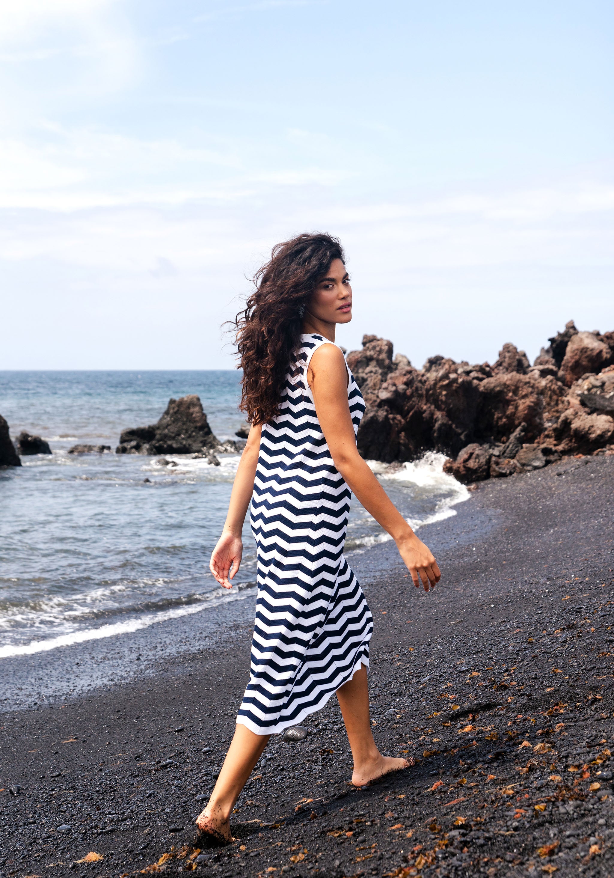 Sleeveless Midi Knit Dress in Zigzag Pattern in Navy and