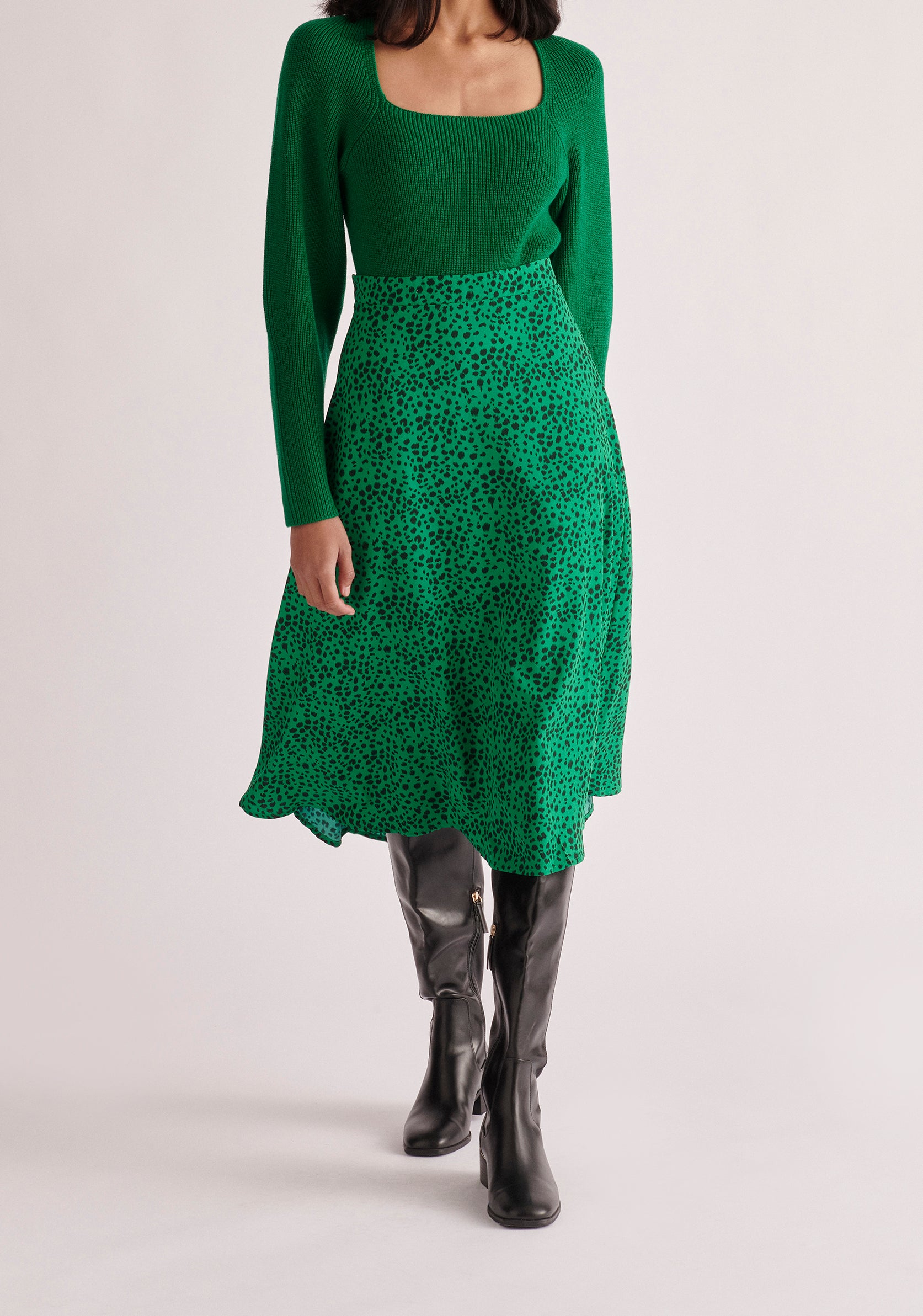 Paisie Square Neck Jumper in Dark Green