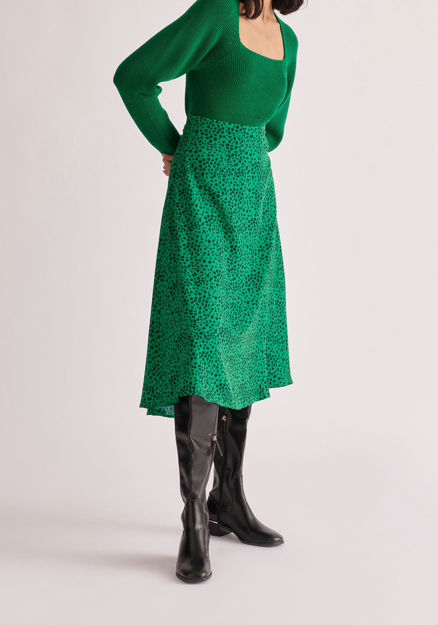 Paisie Square Neck Jumper in Dark Green