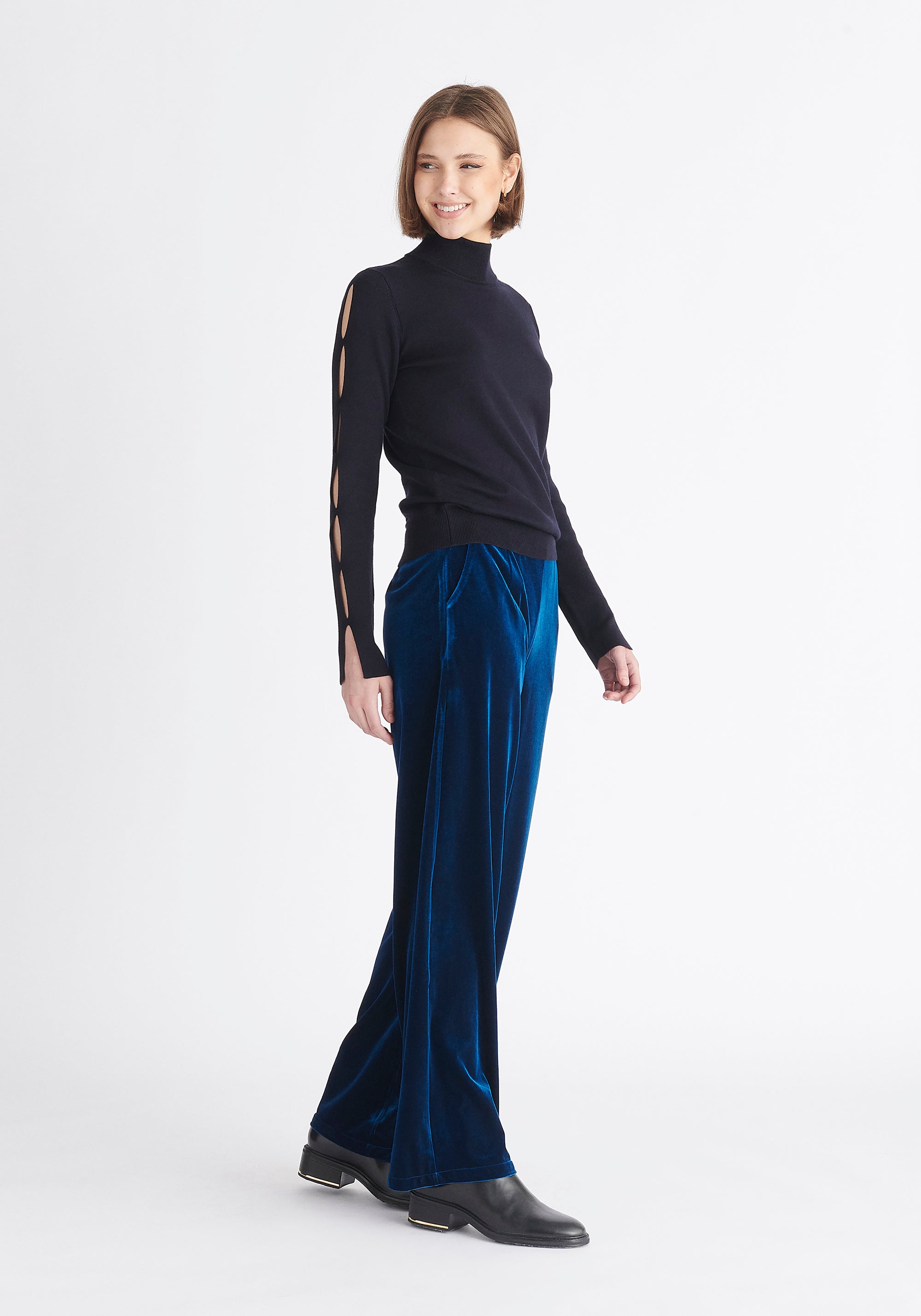 Paisie Knitted Cut Out Sleeve Top in Navy