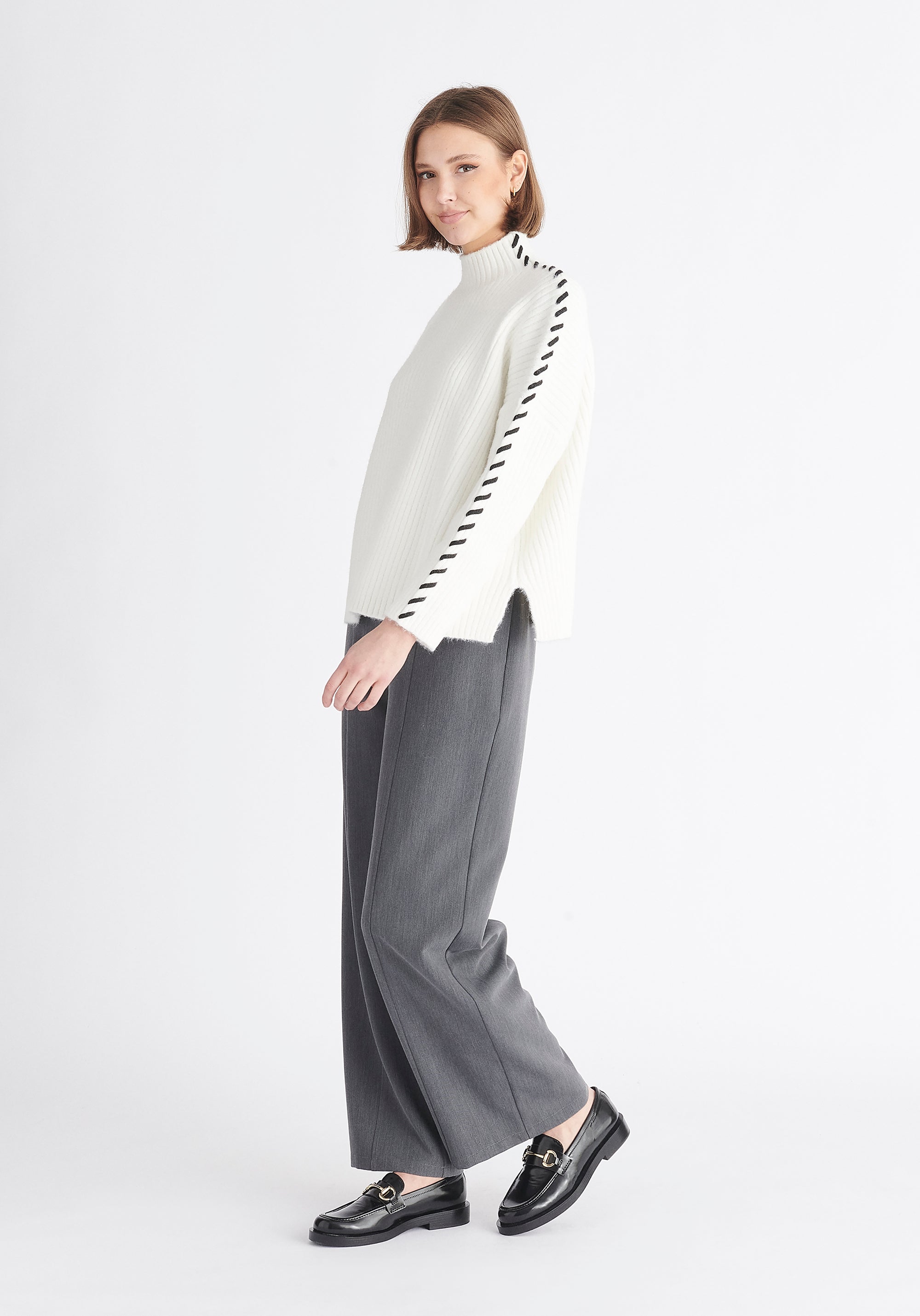 Paisie Contrast Whipstitch Jumper in White Side