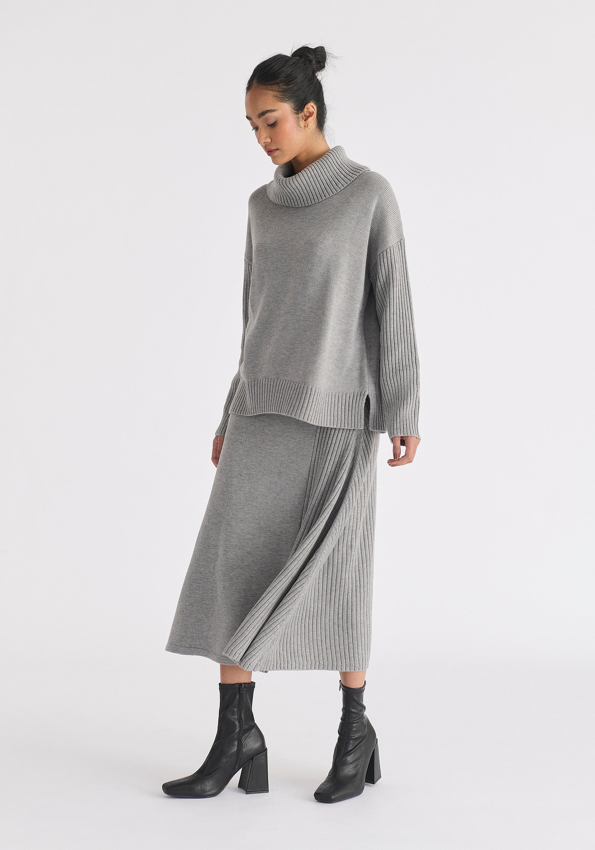 Knitted A-Line Midi Skirt with Ribbed Details in Grey Side