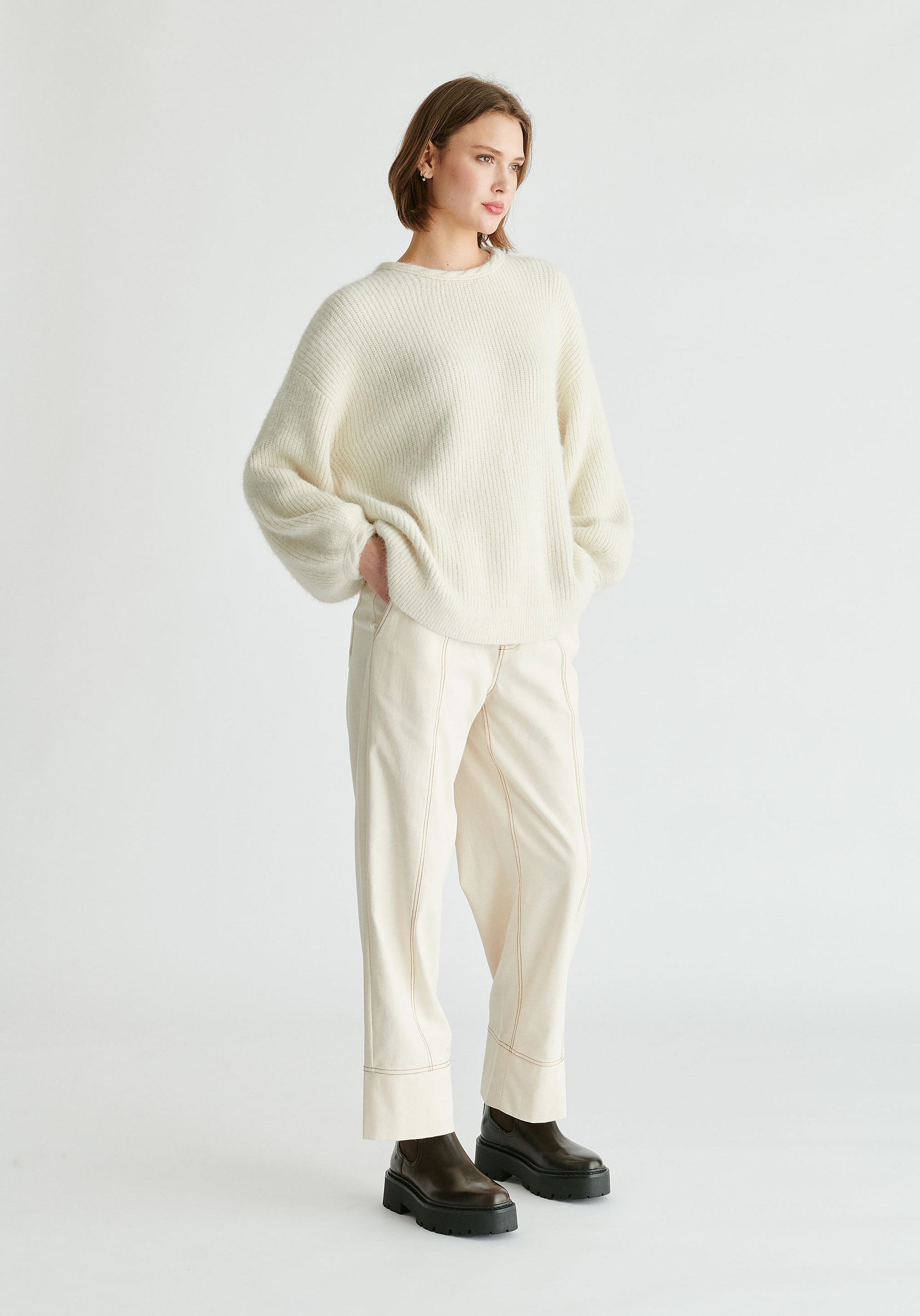 Balloon Sleeves Jumper with Cable Details in White Side
