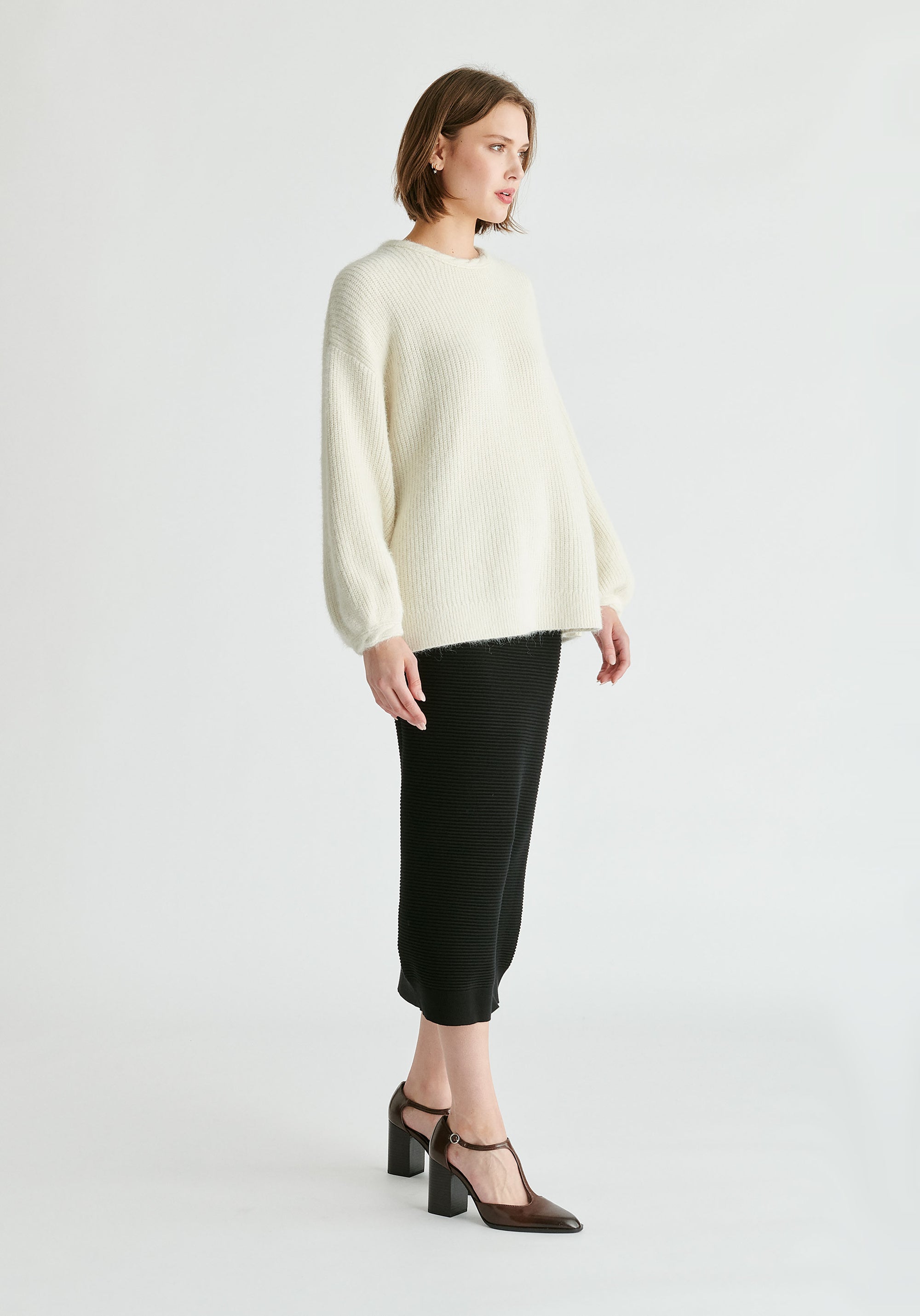 Balloon Sleeves Jumper with Cable Details in White Side