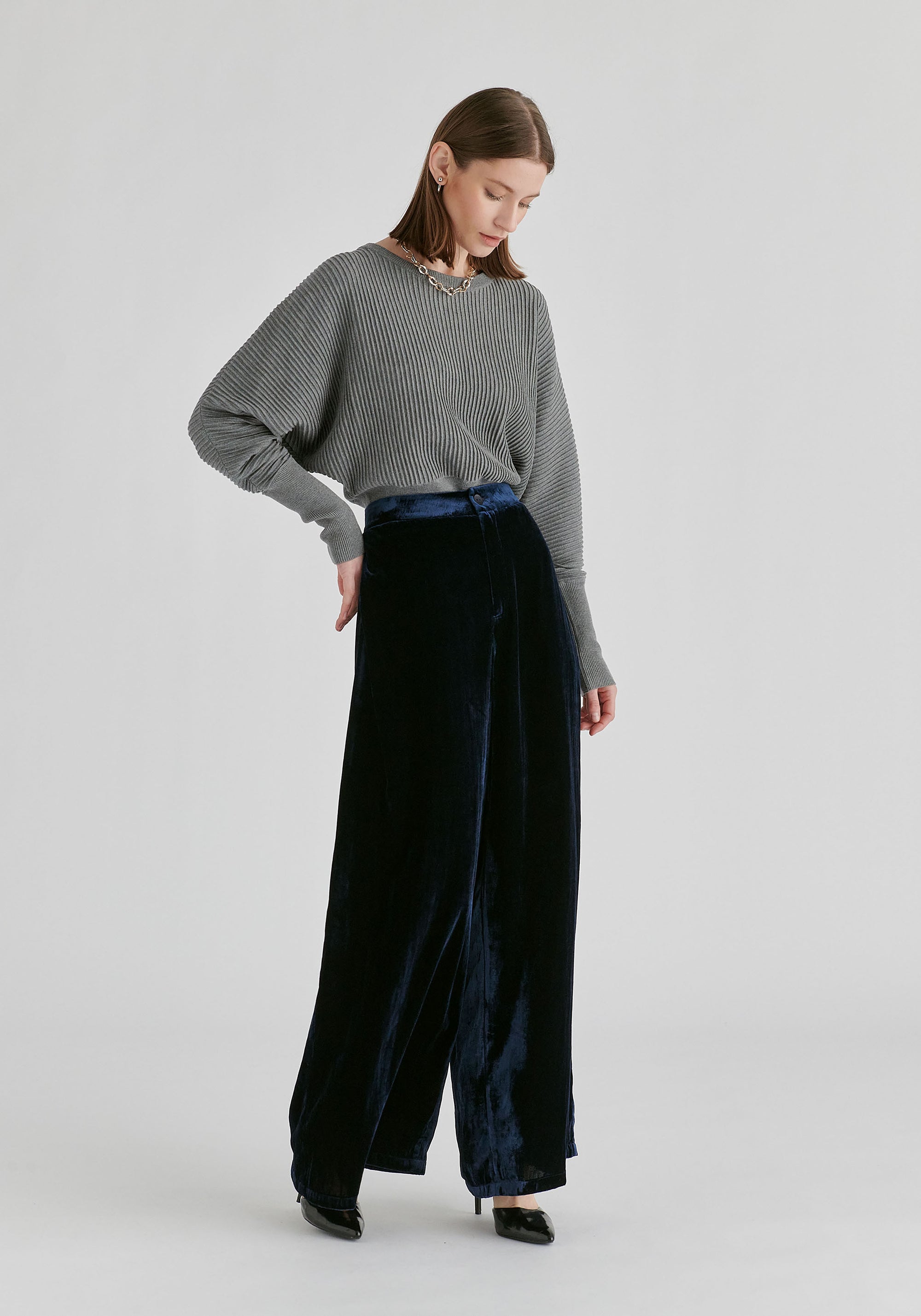 Ribbed Batwing Sleeve Knit Top with Fitted Waist