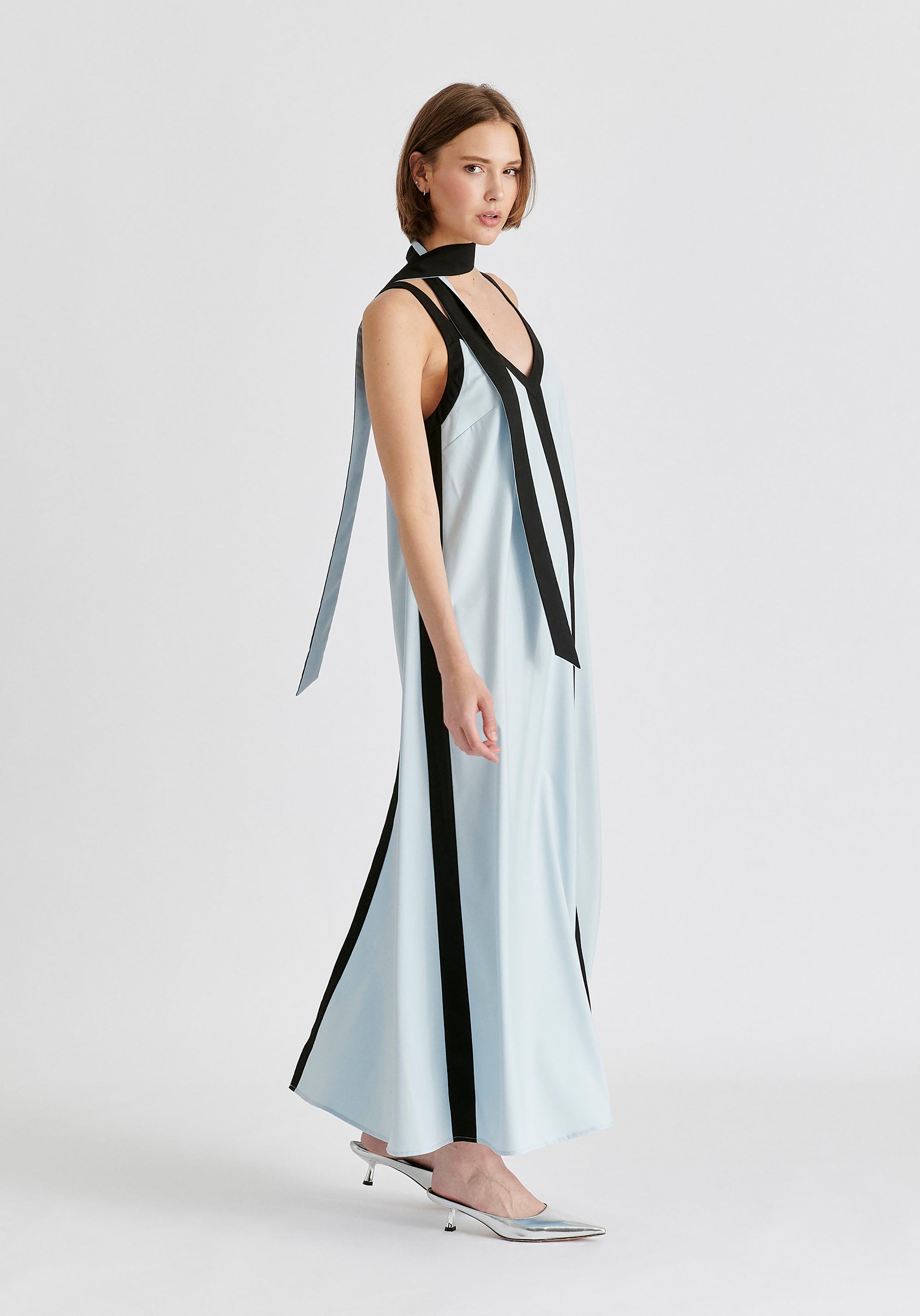 Contrast Trim Midaxi Dress in Light Blue and Black Side