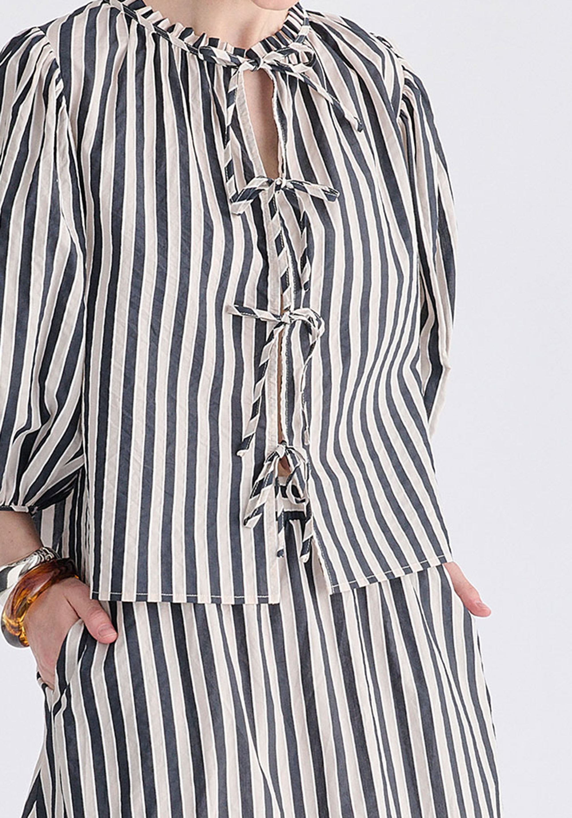 Tie Front Puff Sleeves Blouse