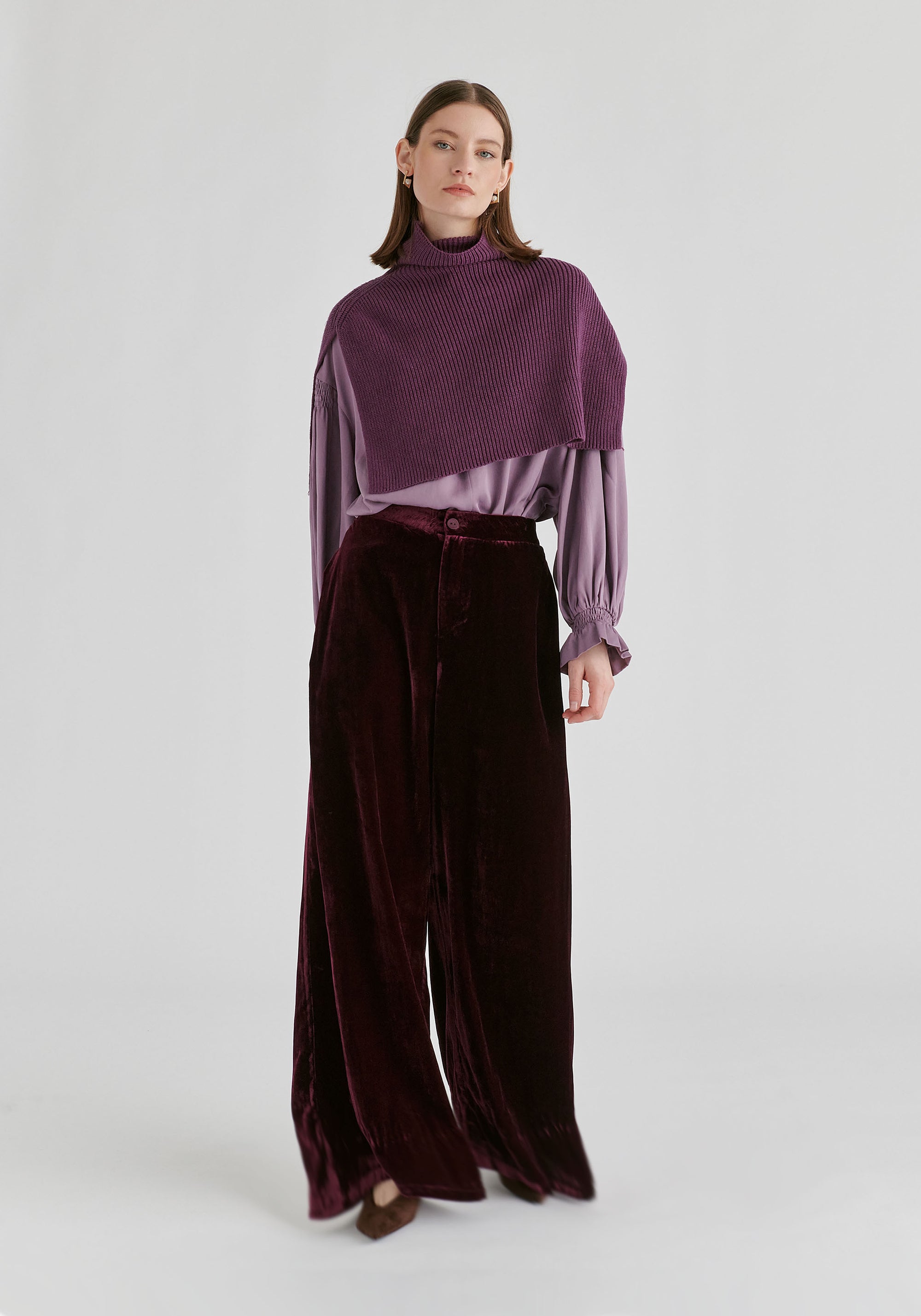 Velvet Wide-Leg Trousers with Separate Elastic Ankle Bands in Wine Front