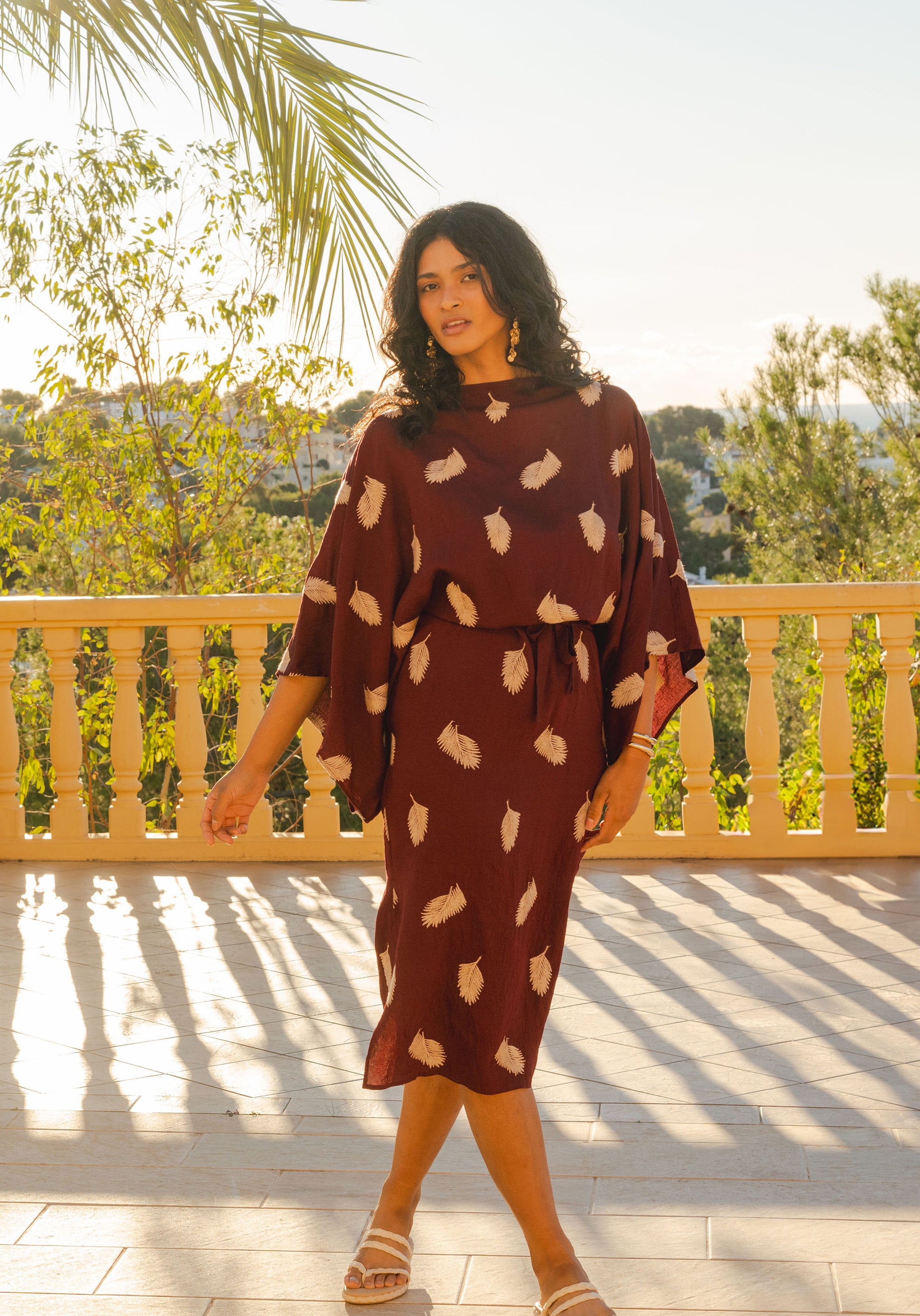 Leaf Embroidered Kimono Sleeves Midi Dress in Burgundy | Dresses Paisie Leaf Embroidered Kimono Sleeves Midi Dress in Burgundy | Dresses Paisie