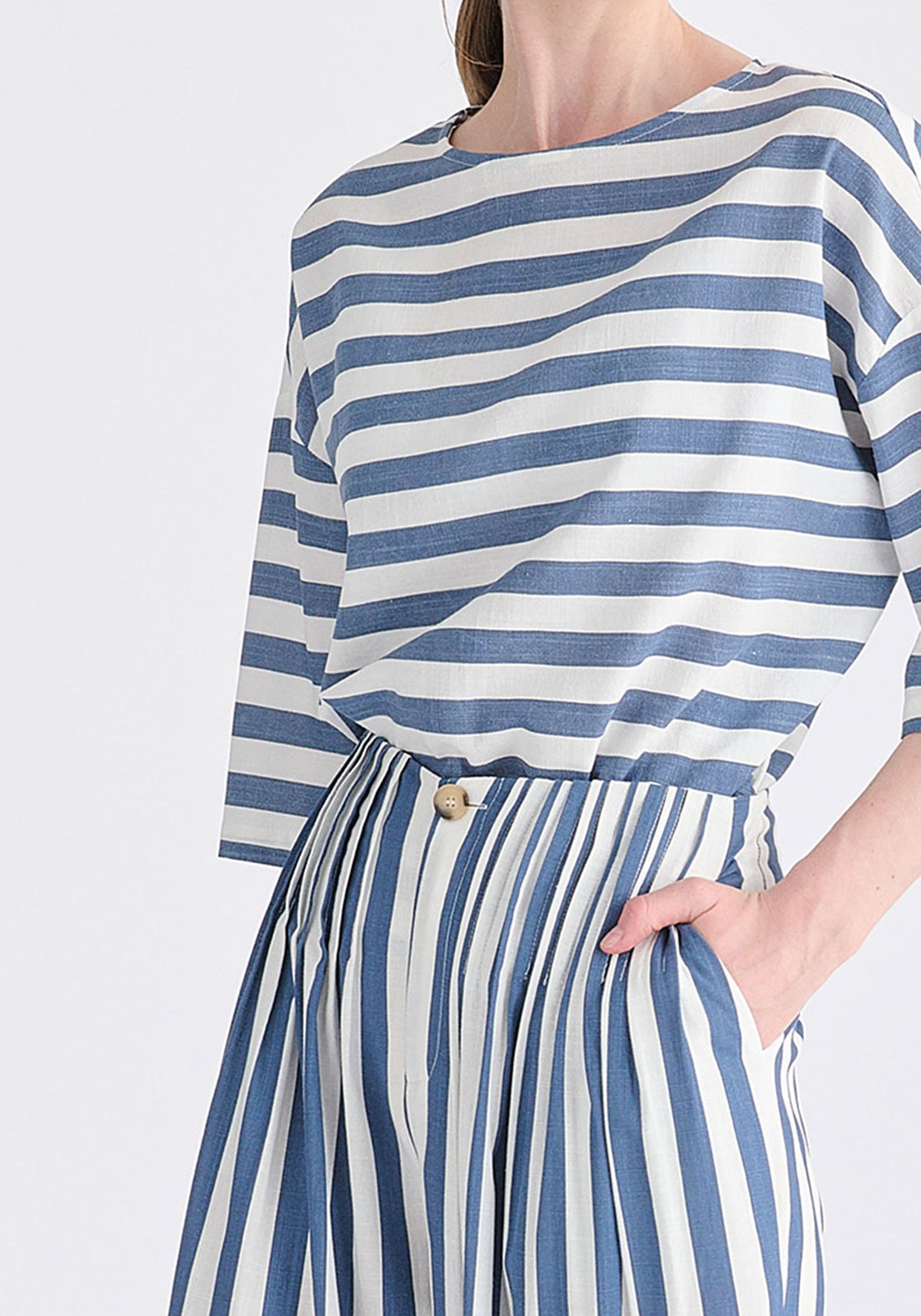 Side Splits Detail Relaxed Top in Blue and White Closeup