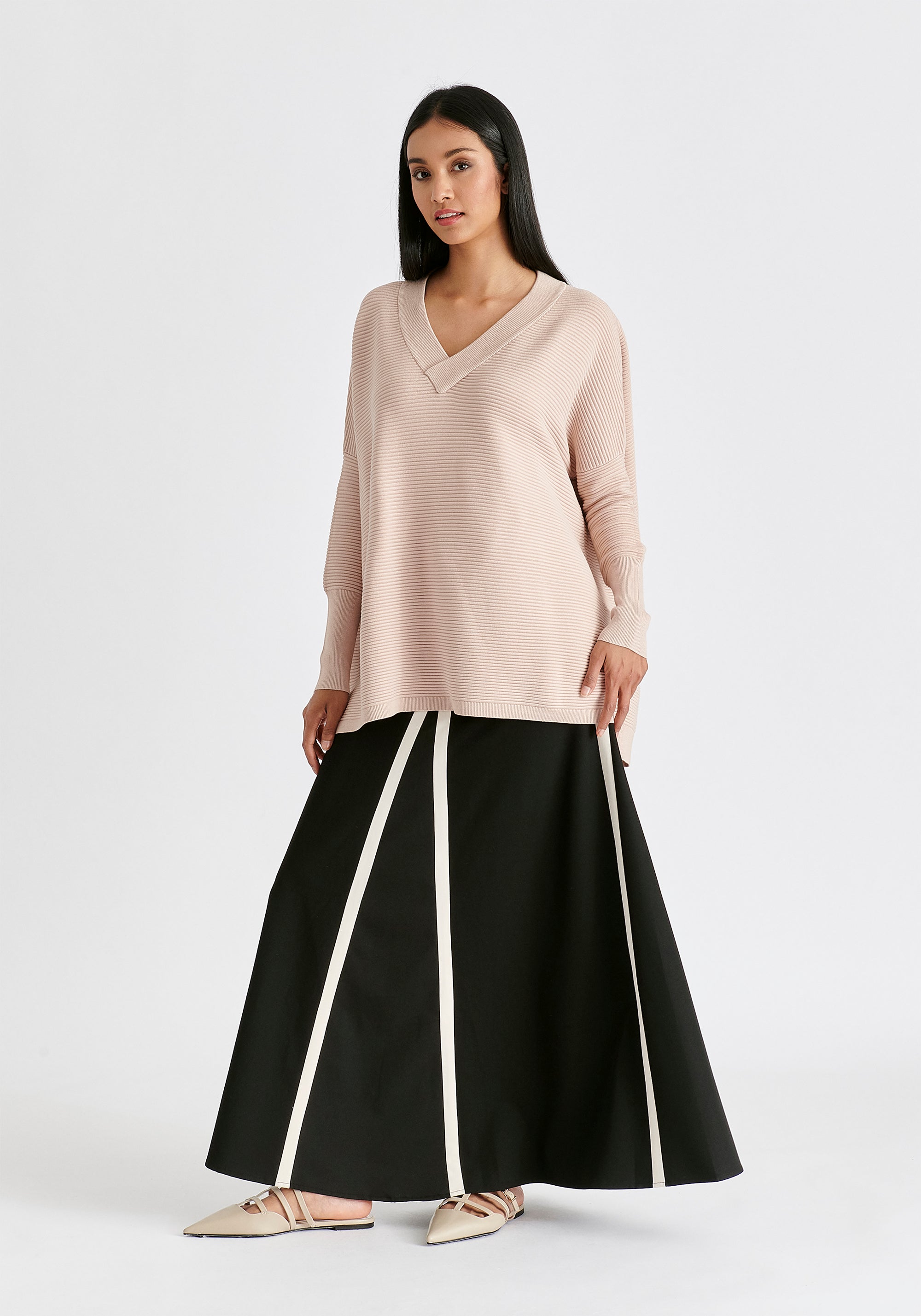 Paisie V-Neck Ribbed Jumper In Blush Side