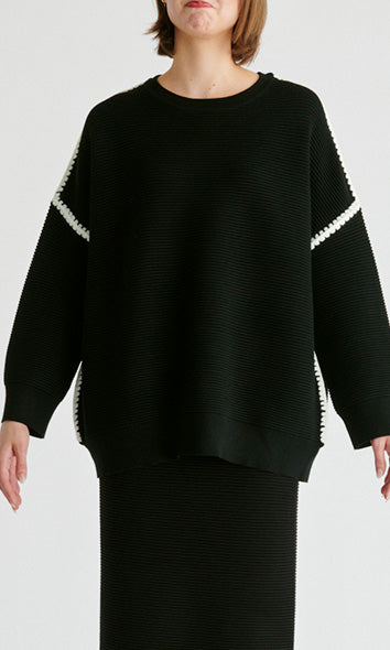 Ribbed Jumper with Contrasting Embroidery in Black