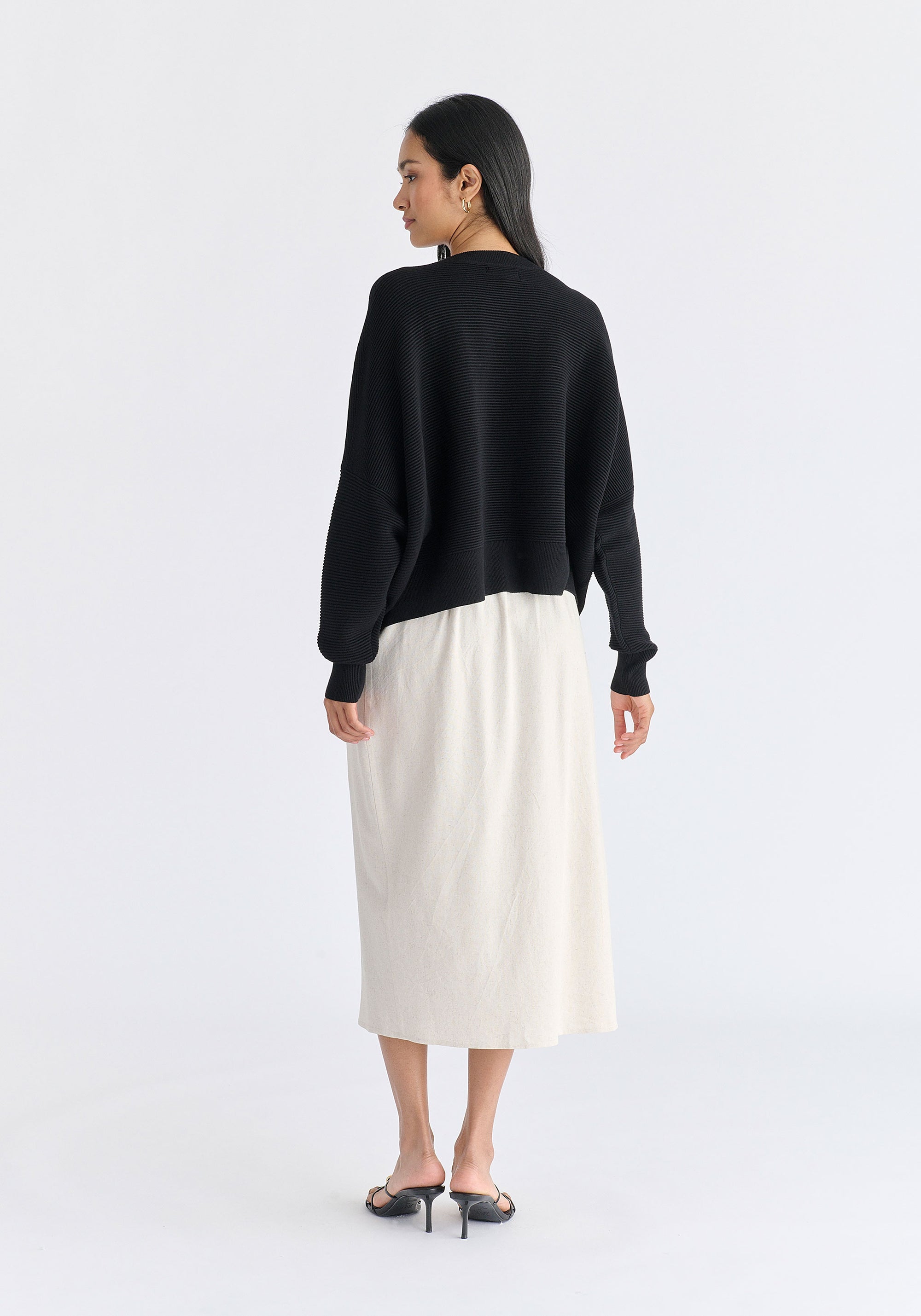 Cropped Ribbed Jumper in Black Back