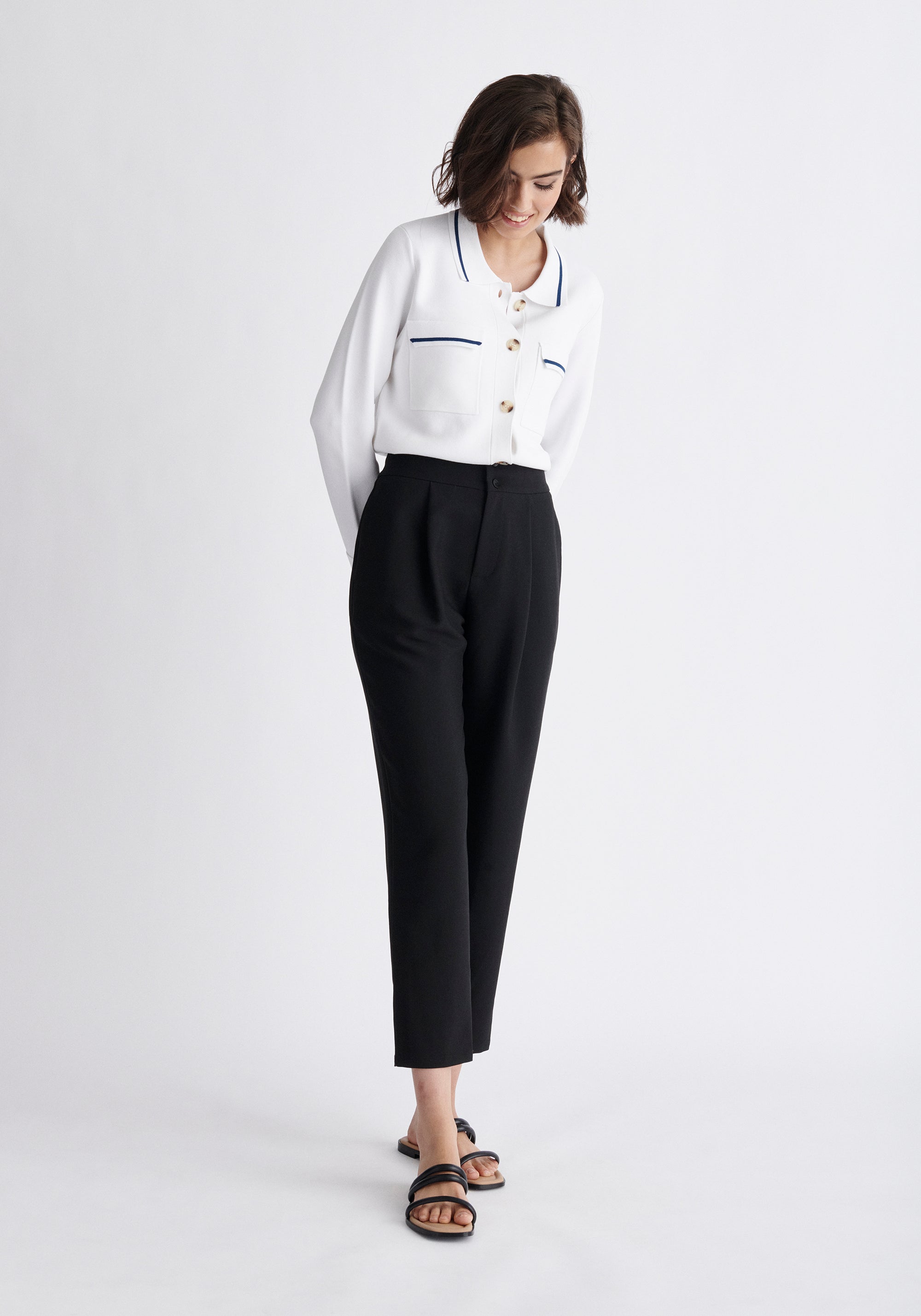 Paisie Contrast Detail Top in White and Navy