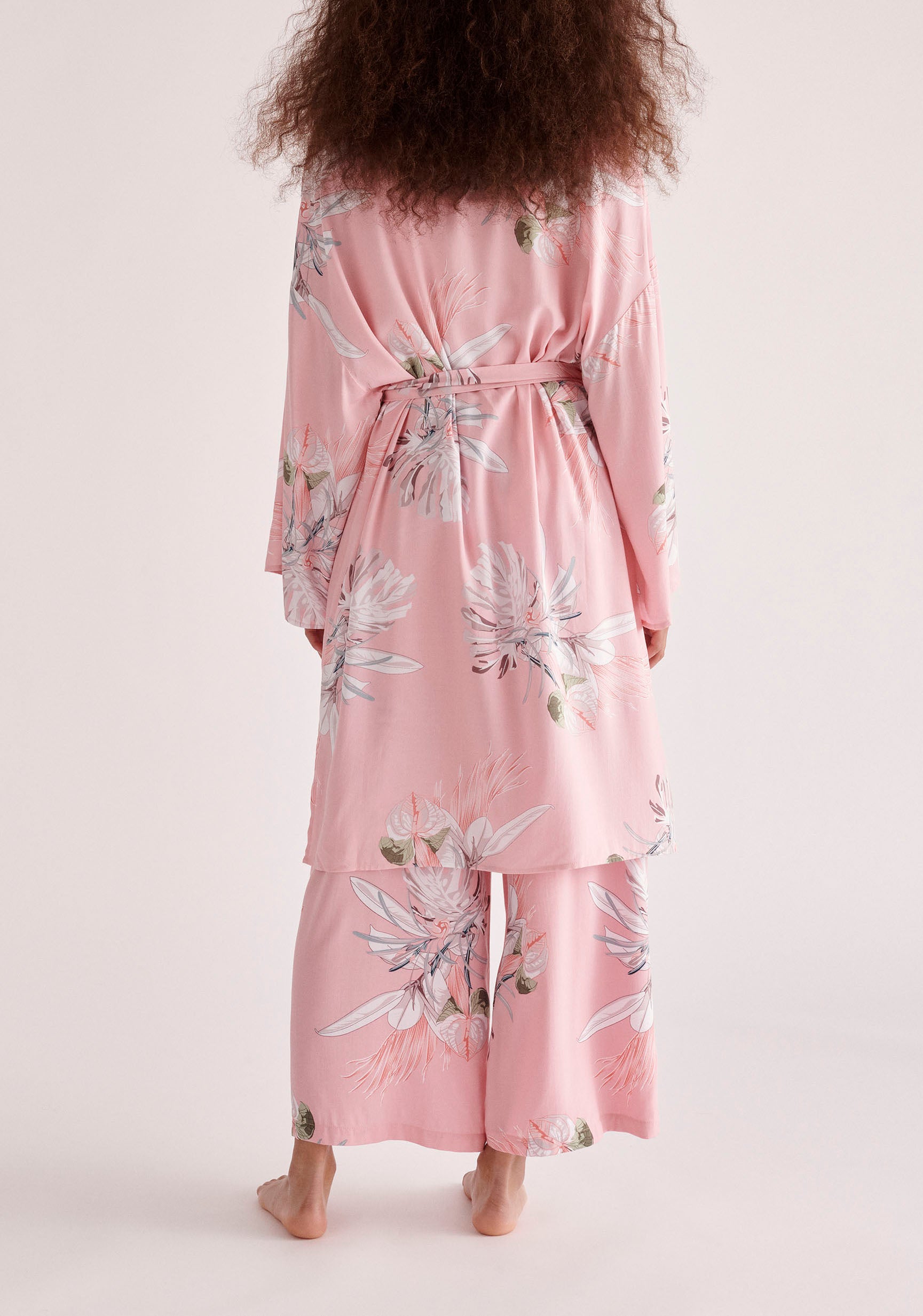 Paisie Floral Kimono Robe in Pink Back